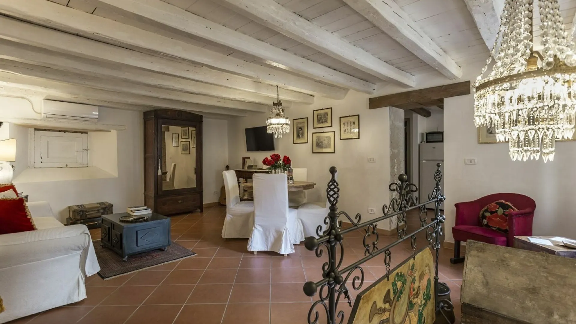 Maison Des Artistes Holiday home Syracuse